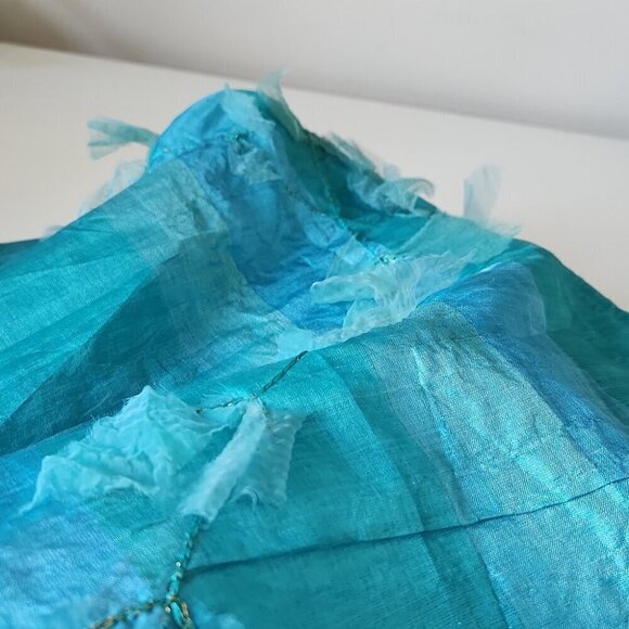 NWT OSCAR DE LA RENTA | 100% raw silk scarf wrap appliqued leafs turquoise blue - Picture 4 of 6